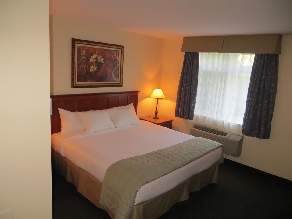Hotel St-Bernard Saint-Bernard-de-Lacolle Rum bild