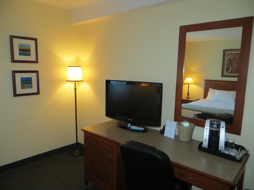 Hotel St-Bernard Saint-Bernard-de-Lacolle Rum bild