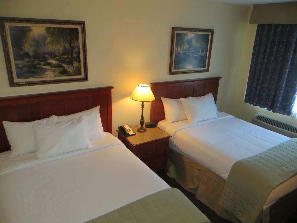 Hotel St-Bernard Saint-Bernard-de-Lacolle Rum bild